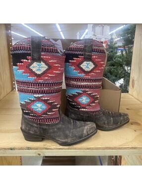 Roper Women’s Western Boot with Tribal Patterned Wool Lining - Size 5.5